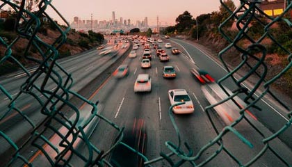 华体会：以专业与温度点亮你的运动生活